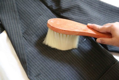 Brush-your-suit