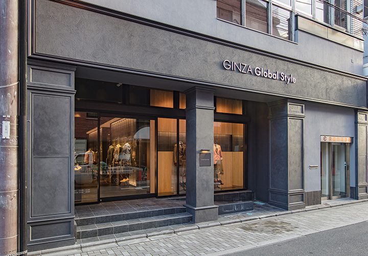 京都の街並みに馴染む外観のグローバルスタイル京都三条通り店