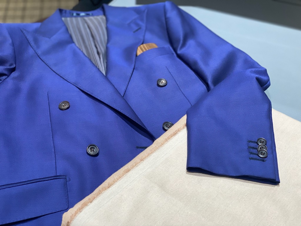 【NINA RICH／送料込・コメント不要即購入可】 素材感の良い青ジャケット