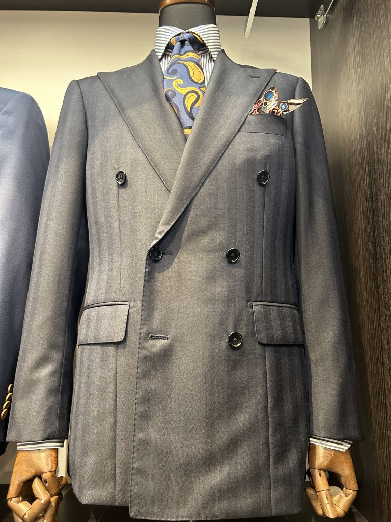 GINZA Global Styleスーツ セットアップ 　グレーストライプ ストライプ(メンズ)のオーダースーツ着こなし一覧｜オーダースーツなら