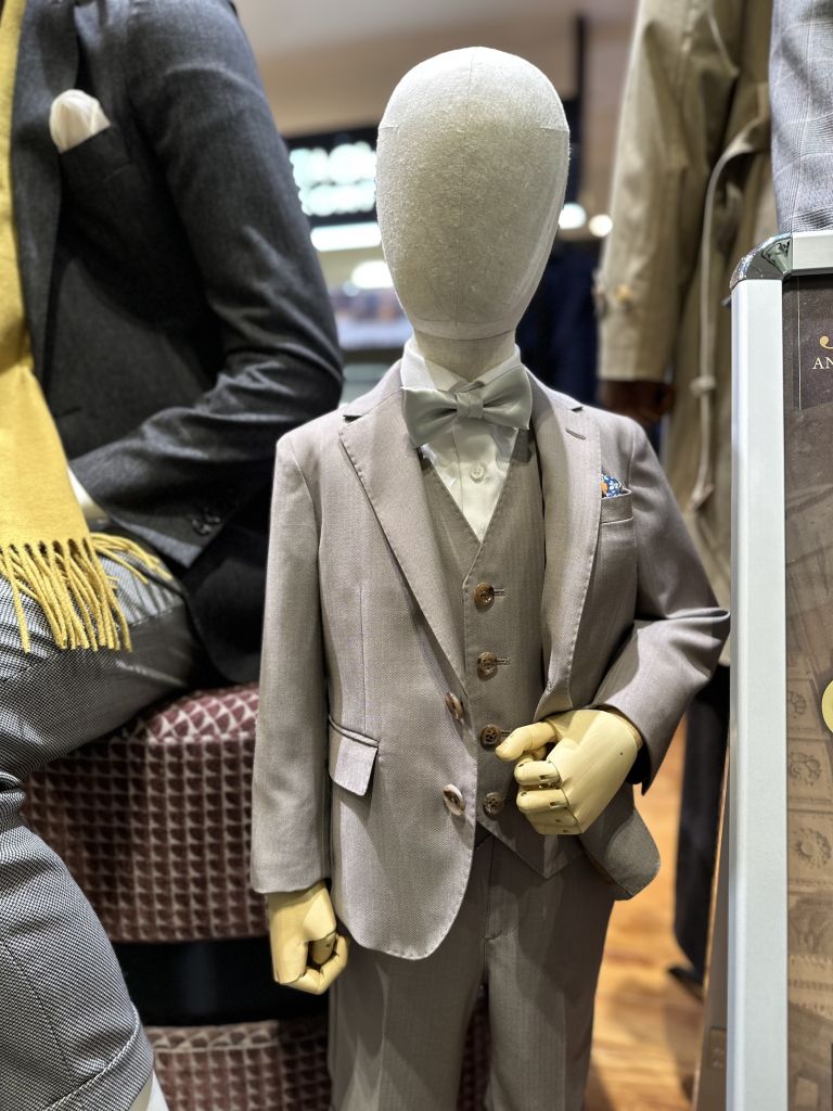 キッズ、ジュニアスーツのご注文が増えてきております！【Kurax仙台店