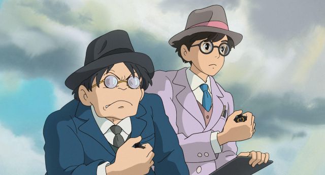 向かって右側が堀越二郎