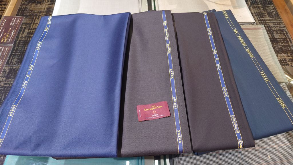 綺麗な生地沢山！オーダースーツ生地紹介【新宿南口店 甲州街道沿い