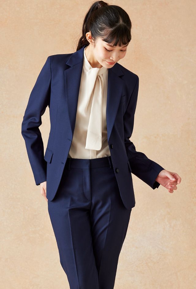 【HERNO】シルクウール　ノーカラースーツ　紺 wnc ヘルノ Herno コート 40 紺 カシミア シルク シンプル 無地