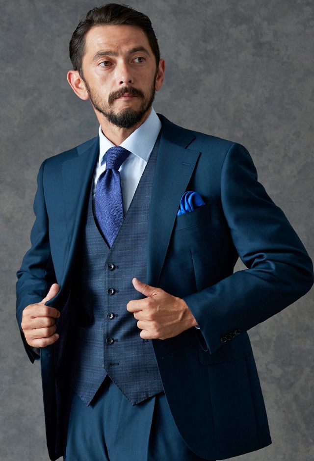 グリーン・カーキスーツ・無地のコーディネート（Cloth