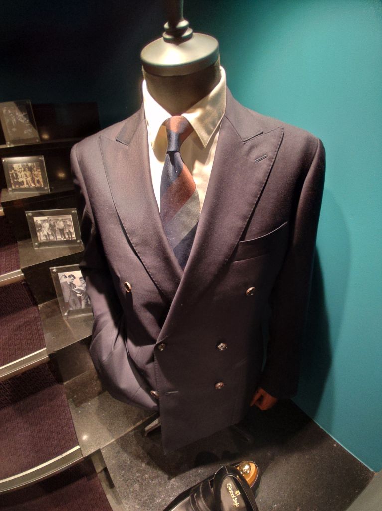 新たな彩りを揃えるダブルスーツ【オーダースーツ 銀座5丁目