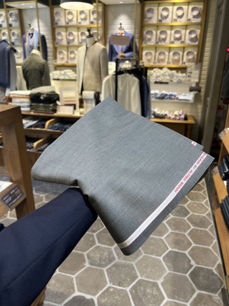 サッカーイングランド代表が使用したスーツ生地入荷！！！【PREMIUM