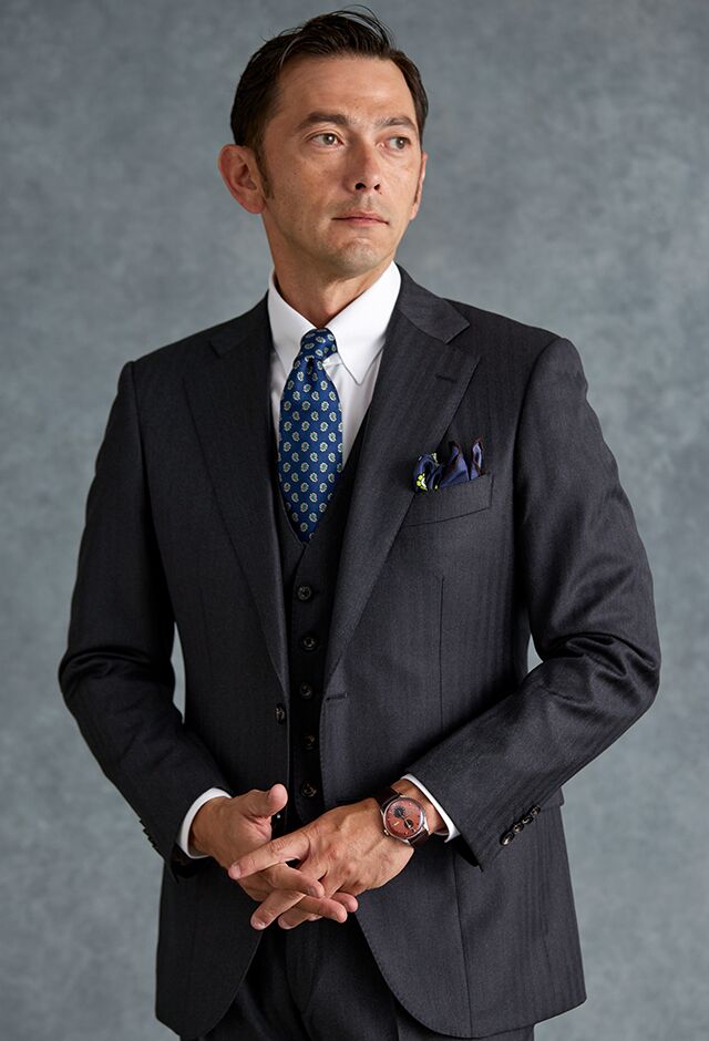 グレースーツ・ヘリンボーンのコーディネート（Cloth Ermenegildo
